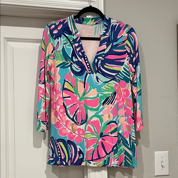 Lilly Pulitzer Tops - Lilly Pulitzer Multicolor Tropical Top